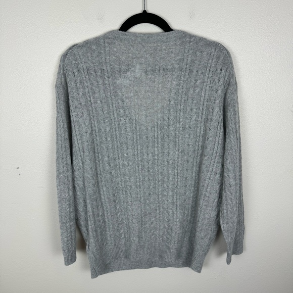 J Crew Cashmere Cable Knit Relaxed V Neck Sweater Grey Size M 100% Cashmere NEW - Picture 6 of 6